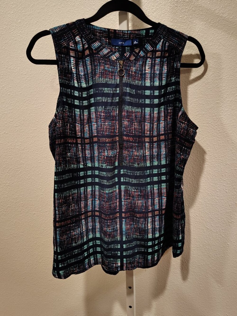 Apt. 9 Tank Top Size Medium Polyester Sleeveless Abstract Plaid Zipper